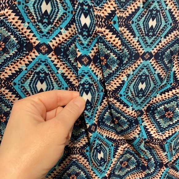 The Limited Printed Silky Sleeveless Blouse - Picture 5 of 9